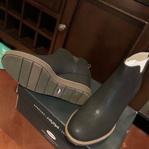 JOHNNIE WEDGE BOOTIE